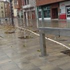 La nueva cara de la plaza Juan de Austria ya tiene heridas.