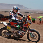 Marc Coma a su llegada al campamento de Iquique durante la novena etapa del Dakar.