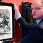 Los Uffizi reclaman un cuadro robado por los nazis y cuelgan una copia en blanco y negro.