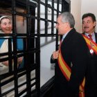 Emilio Gutiérrez y el concejal de Cultura, Javier Reyero, en el convento concepcionista.