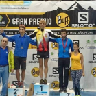 A la izquierda el corredor de Valseco, Manuel Merillas, en el podio presumiendo de su medalla de plata. A la derecha Pablo Villa, durante el recorrido.