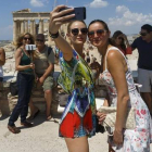 Turistas en el Partenón de Atenas.