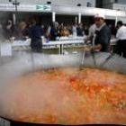 La degustación de pimientos de Fresno organizada por El Corte Inglés de León fue una fiesta popular