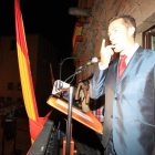 No podía ser de otra forma. José Luis González concluyó su pregón dando el pitido inicial de las fiestas de La Encina.