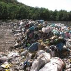 La basura se amontona en el vertedero de Castrocontrigo