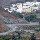 Vista de la carretera por la que discurre el perímetro fronterizo entre Marruecos y Ceuta