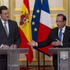 Rajoy y Hollande hablan en rueda de prensa tras su reunión en el Palacio del Elíseo.