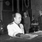 José Utrera Molina, jurando uno de sus cargos durante la dictadura