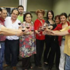 Un momento de la cata celebrada en las naves de Vinos Valderrey.