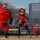 Robert (Mr. Increíble) y Helen (Elastigirl) Parr, con sus hijos Dash, Violeta y el bebé Jack-Jack, la familia de superhéroes que regresa en ‘Los increíbles II’. PIXAR