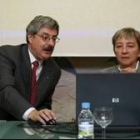 Marcelino Pérez de la Vega y Montserrat Torné durante la conferencia