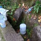 Estado de la fuente del camino de Argovejo donde cogen agua los vecinos de Crémenes