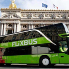Un vehículo de Flixbus en París, en mayo del 2015.