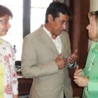 Ana Vicente, Miguel Hidalgo y Amparo Valcarce, tras la firma del convenio