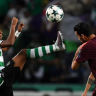 Gelson Martins en un partido de Champions League ante el Barcelona