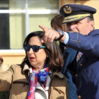Margarita Robles junto al Jefe del Estado Mayor del Ejército del Aire, Javier Salto.