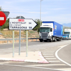 Camiones en la N-340 a la altura del Perelló. /