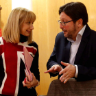 La alcaldesa, María Eugenia Gancedo, y el concejal de Hacienda, Santiago Blanco. MARCIANO PÉREZ