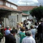 Después de pujar a hombros los santos, se procedió a la bendición