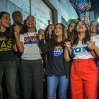 De izquierda a derecha  las actrices y activistas participan en el evento  Latinas en Marcha  a traves del cual se anima a las mujeres hispanas de Estados Unidos a que voten en las elecciones legislativas del 6 de noviembre.