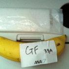 Menú 'gluten free' en ANA: una banana con cubiertos.