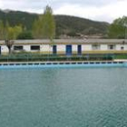 Los bañistas esperan mejores horas para disfrutar de piscinas y ríos en León