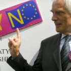 El cabeza de lista del UKIP, Robert Kilroy Silk, tras conocer su victoria en Londres