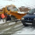 La carretera entre Palencia y Riaño, en la imagen, fue una de las más afectadas por el mal tiempo