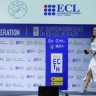 La reina Letizia participó este miércoles en la Conferencia Europea del Tabaco. J. J. GUILLÉN