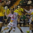 El técnico del Cangas, Nacho Moyano, cree que Juan Castro es el más peligroso del Ademar. FERNANDO OTERO
