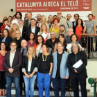 Foto de familia con los responsables de los teatros adheridos a Adetca y los responsables de las adminsitraciones.