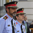 El jefe de los Mossos d'Esquadra, Josep Lluis Trapero (i), a su llegada a la Audiencia Nacional para declarar ante la juez Carmen Lamela.