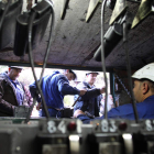 Trabajadores en la entrada del Pozo Casares, en Tremor de Arriba, en imagen de archivo.