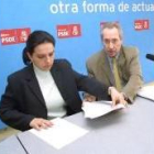 Raquel Pérez y Antonio Losa, ayer en la sede del PSOE de Ponferrada