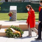 Calvo y Ábalos participaron en el día del homenaje a los españoles deportados a campos nazis. BALLESTEROS