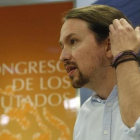Pablo Iglesias comparece en rueda de prensa en el Congreso este martes.