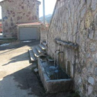 Los vecinos denuncian que hace años que el alcalde no invierte en el pueblo.