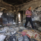 Imagen del estado en el que ha quedado una casa palestina incendiada por colonos. ALAA BADARNEH
