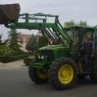 Un agricultor en su nuevo tractor; ahora deberá estudiar cómo pagarlo