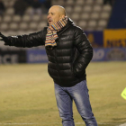 El técnico lamentó la poca asistencia al estadio.