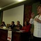 Momento de la conferencia sobre las familias de sordos en el Ayuntamiento