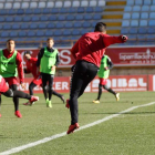 La plantilla de la Cultural ya comenzó a preparar el partido de Liga del domingo ante el Numancia en el Reino de León. MARCIANO PÉREZ