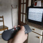 Un hogar se prepara para la llegada de la TDT.