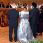 Un momento de la celebración de una boda en el salón de plenos del Ayuntamiento.