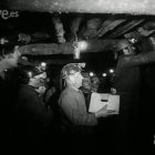 Mineros de Torre del Bierzo armaron el Belén a 2.000 metros de profundidad en 1974 para el No-Do. FILMOTECA ESPAÑOLA