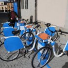 Las nuevas bicicletas que se han colocado ya en el entorno de la plaza del Ayuntamiento.