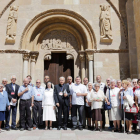 Foto de familia de los participantes en las jornadas de los misioneros leoneses que se celebraron ayer en la Colegiata de San Isidoro de la capital leonesa. SECUNDINO PÉREZ