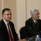 Miguel Ángel Fernández Sanjuán, junto al presidente de la Academia de las Ciencias de Lituania, prof