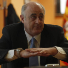 Gregorio Chamorro, alcalde popular de San Andrés del Rabanedo, en su despacho.