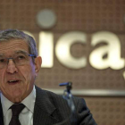 El presidente de Unicaja, Braulio Medel, en una imagen de archivo durante una asamblea de la entidad.